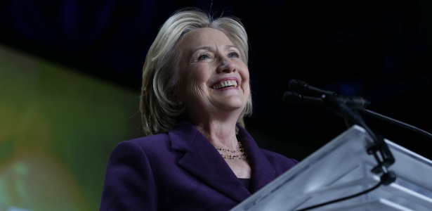 A ex-secretária de Estado dos EUA Hillary Clinton, durante evento nesta terça-feira (3) em Washington, nos Estados Unidos - Win McNamee/Getty Images/AFP