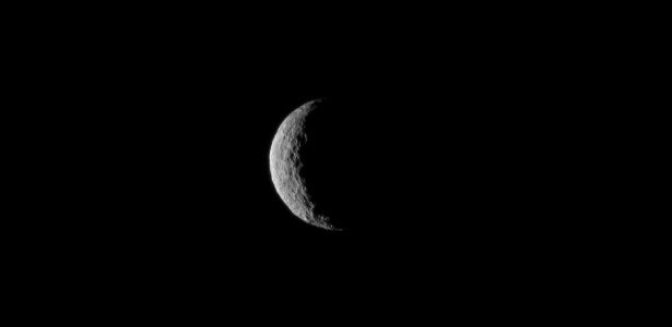  A sonda americana Dawn entrou no início de março em órbita no menor planeta anão do Sistema Solar, o Ceres - JPL-Caltech/Nasa