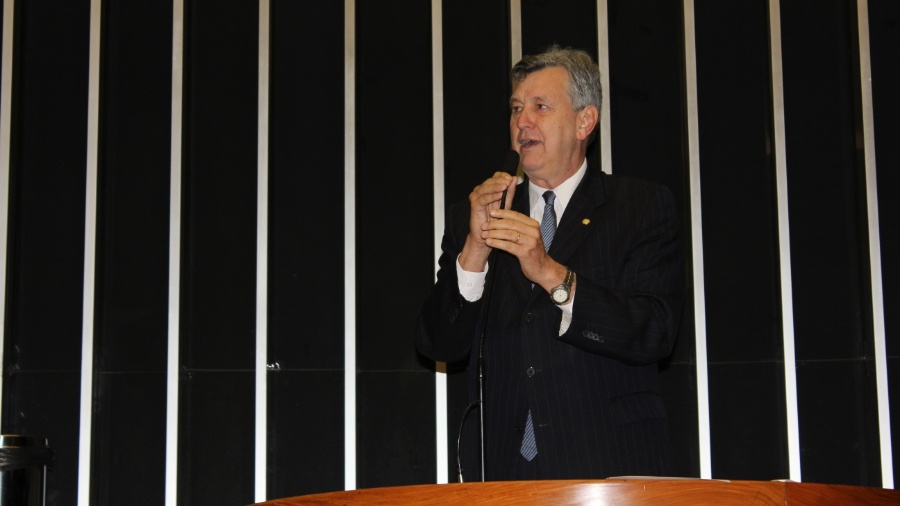 O senador Luis Carlos Heinze (PP-RS) chamou atenção durante a CPI da Covid por defender medicamentos ineficazes - Divulgação