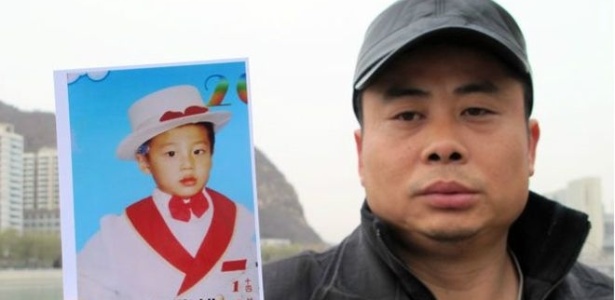 Xiao Chaohua cruza a China há sete anos em busca de seu filho sequestrado - BBC