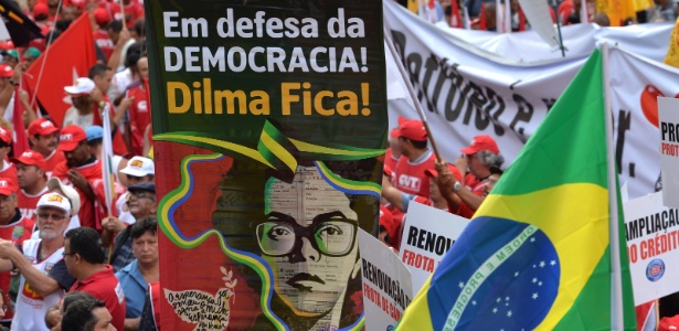 Av. Paulista é parcialmente liberada; manifestantes chegam ao centro de SP - Nelson Almeida/AFP
