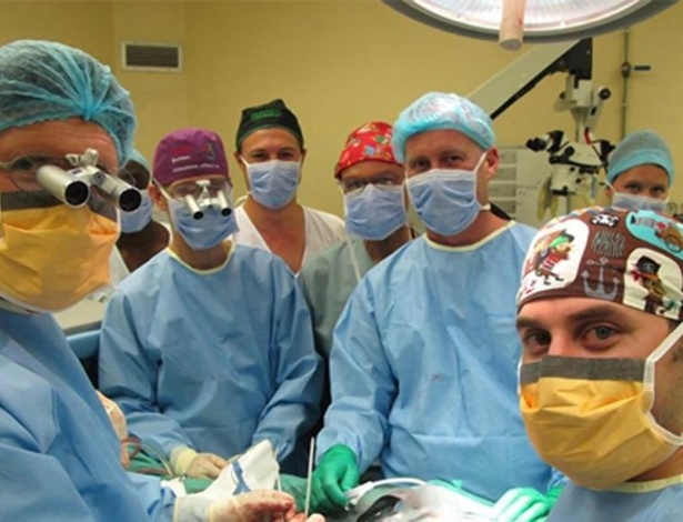 Os médicos envolvidos na cirurgia de transplante de pênis: paciente sexualmente ativo - Stellenbosch University