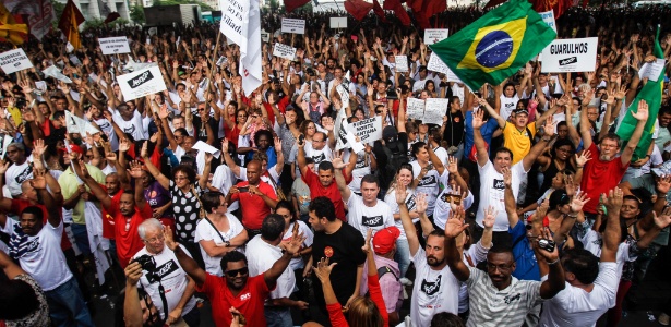 Professores da rede estadual em SP fazem assembleia e entram em greve - Gabriela Biló/Estadão Conteúdo