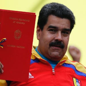 Na TV, Maduro diz que Venezuela "rompeu de suas amarras" com o FMI  - Jorge Silva/Reuters