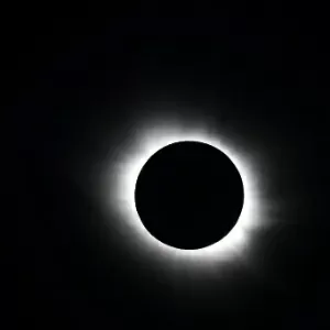 Fotos: Eclipse solar é observado no hemisfério Norte - 20/03/2015