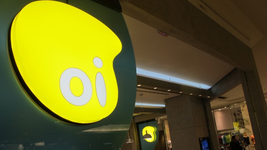 Logotipo da operadora de telecomunicações Oi durante inauguração de loja - Divulgação