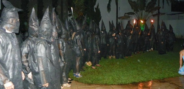 Estudantes da Unesp usam roupa da Ku Klux Klan para receber calouros - Reprodução/Facebook