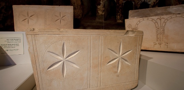Ossário com a inscrição "Judá, filho de Jesus", encontrado no túmulo de Talpiot - Rina Castelnuovo/The New York Times