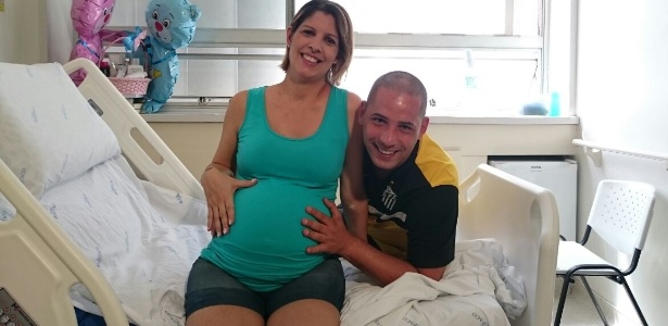 Karina Bárbara Barreira, 35, e o marido João Biagi Junior, 36, posam para fotos antes do nascimento dos quíntuplos, em São Paulo - Arquivo pessoal