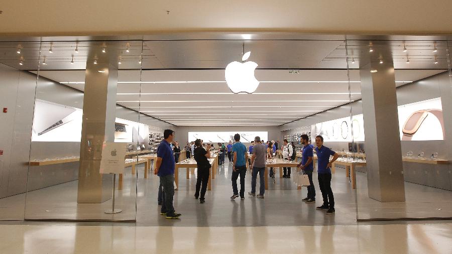 16.abr.2015 - Entrada de loja da Apple em São Paulo, no Morumbi Shopping, na zona Sul de São Paulo - Reinaldo Canato/UOL