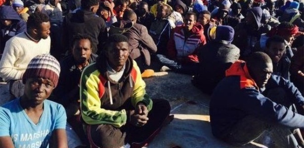 Cerca de 35 mil imigrantes atravessaram o Mediterrâneo em 2015, muitos deles a partir da Líbia - BBC