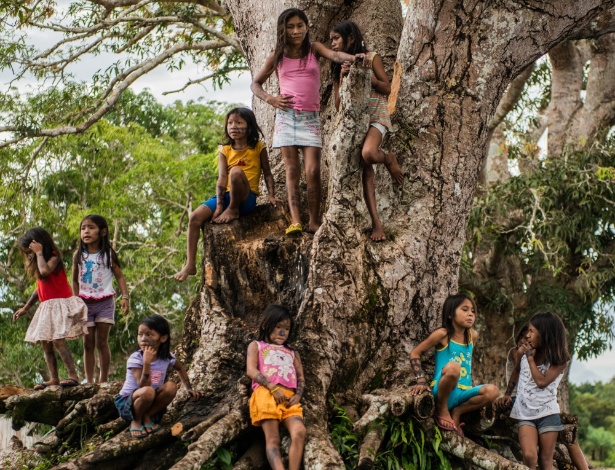 17.abr.2015 - Crianças do povo Munduruku - Fábio Nascimento/Greenpeace