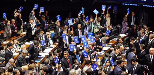 Deputados durante sessão na Câmara que aprovou a terceirização - Gustavo Lima/Agência Câmara