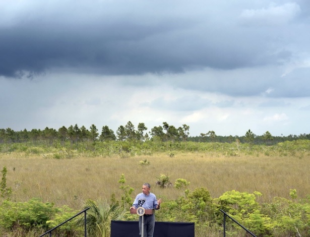 O presidente dos Estados Unidos, Barack Obama, durante visita ao parque nacional dos Everglades, na Flórida - Xinhua/Sun-Sentinel/ZUMAPRESS