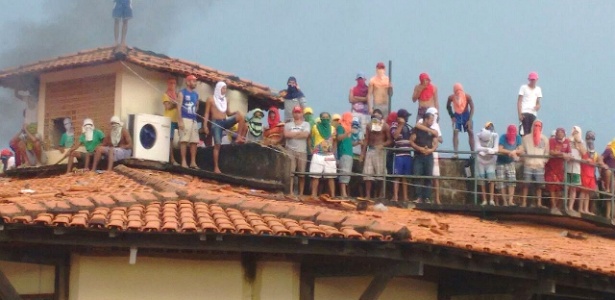 Presos encapuzados subiram no telhado e ameaçaram os reféns - Susipe-Pará/Divulgação