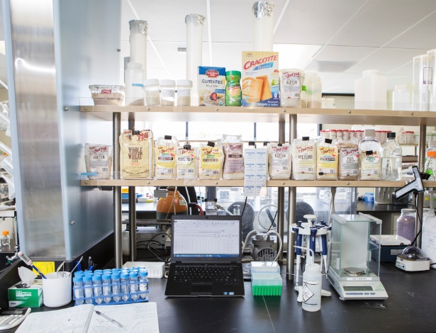 Um laboratório da Farmacêutica Alvine, que está desenvolvendo uma droga para a doença celíaca, em San Carlos, no Estado americano da Califórnia - Aaron Wojack/The New York Times