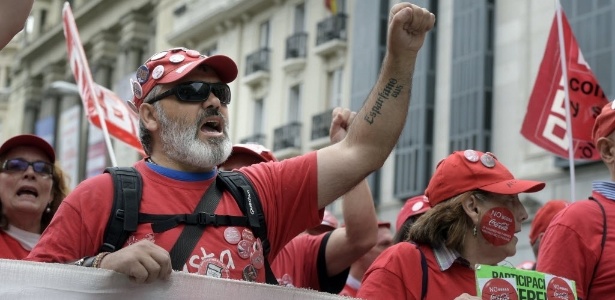 Manifestantes marcharam em Madri em ato para marcar o Dia do Trabalho, em 1º de maio deste ano - Javier Soriano/AFP