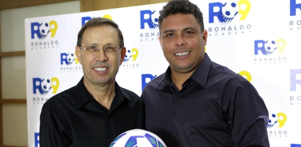 O empresário Carlos Wizard Martins e o ex-jogador Ronaldo são sócios na franquia  - Divulgação
