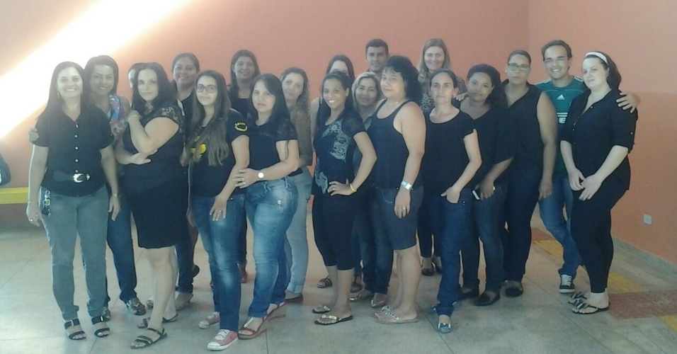 Professores da Escola Carmem Ione De Araújo, em Ariquemes (RO)