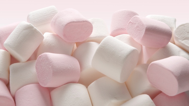 Doces industrializados, como o marshmallow, também não devem ser consumidos em excesso