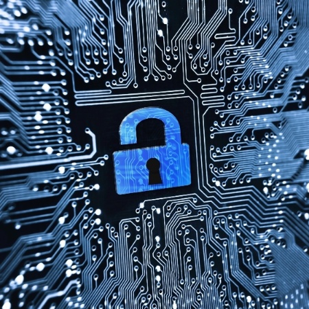 segurança na internet, hacker, proteção de dados, tecnologia, computador - iStock