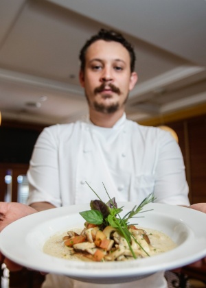 Para o chef Fred Barroso, que faz fricassé de champignon ao molho de foie gras, a proibição é "injustiça" - Gabriela Biló/Estadão Conteúdo