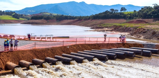 Na última terça, o DAEE havia autorizado o aumento da retirada de água do Cantareira ,de 13,5 mil l/s para 14,5 mil l/s em agosto. A decisão, no entanto, foi anunciada sem o aval da ANA - Vagner Campos/A2 Fotografia