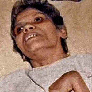 A enfermeira Aruna Shanbaug sofreu danos cerebrais após ser brutalmente estuprada no hospital onde trabalhava - Press Trust of India/BBC