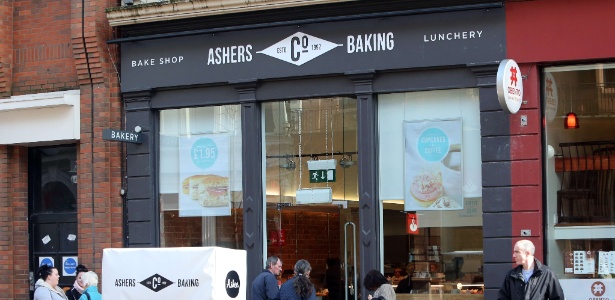 Fachada da Ashers Baking Company, em Belfast, na Irlanda do Norte - Paul Faith/AFP
