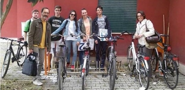 Estudantes precisam usar a bicicleta no mínimo três vezes por semana para ganhar pontos - BBC BRASIL/Erika Zidko