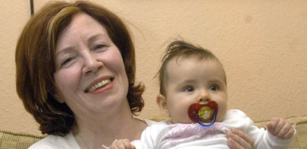  A alemã Annegret Raunigk tornou-se a mãe de quadrigêmeos de mais idade no mundo - Patrick Lux/EFE
