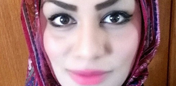 Foto do perfil do Facebook de Tahera Ahmad, capelã muçulmana americana que afirma ter sido vítima de discriminação em um voo da United Airlines - Reprodução