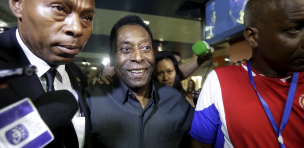 Em Cuba para um amistoso do Cosmos, Pelé defendeu a permanência de Blatter na Fifa - ENRIQUE DE LA OSA