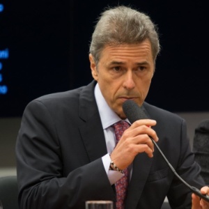 O diretor-presidente do Grupo Galvão, Dario de Queiroz Galvão Filho, ficou em silêncio durante audiência da CPI da Petrobras - Ed Ferreira - 2.jun.2015/Folhapress