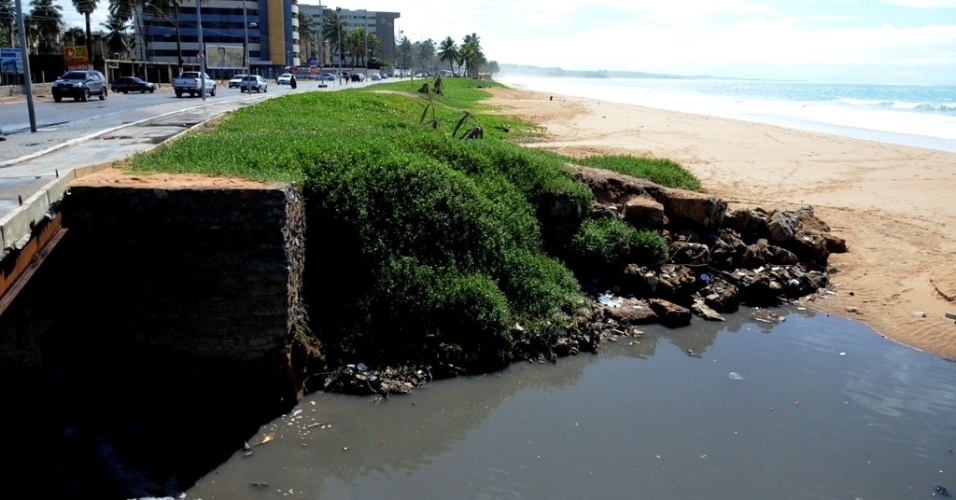 Despejo De Esgoto Polui Praias Em Maceió Fotos Uol Notícias