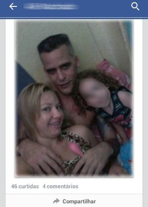 A mulher de um detento do Presídio do Agreste, em Girau do Ponciano (AL), fotografou a família dentro da cela do marido, durante o horário de visita, com um telefone celular - Reprodução/Facebook