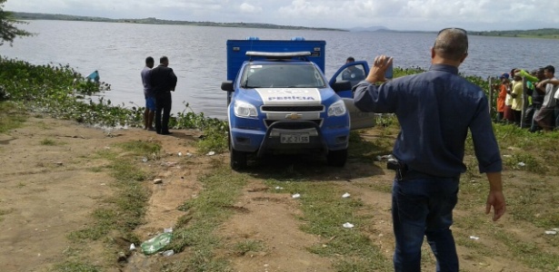 8.jun.2015 - Corpos de três homens que se afogaram em Cabaceiras do Paraguaçu (BA), no Recôncavo Baiano, são encontrados boiando no rio Paraguaçu - Francisco Costa Pinto/Polícia Civil