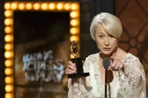 Em sua carreira, a atriz britânica Helen Mirren já interpretou as rainhas Elizabeth I e II - Lucas Jackson/Reuters