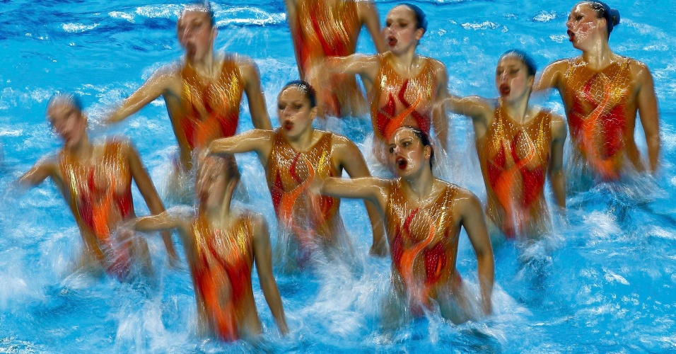 16.jun.2015 - Time de nado sincronizado da Suiça compete durante os Jogos Europeus em Baku, no Azerbaijão