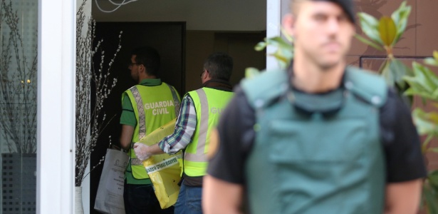 Corpo da mulher foi encontrado por membros da Guarda Civil espanhola - Albert Gea/Reuters