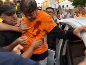 Resultado de imagem para Senador Cid Gomes é baleado em meio a um protesto de policiais