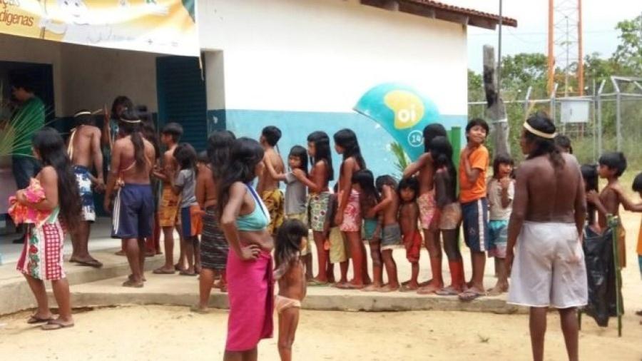 Fila para vacinação de crianças indígenas no Distrito Sanitário Especial Indígena (DSEI), no Tocantins - Ministério da Saúde