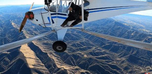 El youtuber estadounidense que provocó un accidente aéreo pierde su licencia de piloto