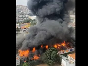 SP: Incêndio de grande proporção atinge fábrica de sofá em São Bernardo