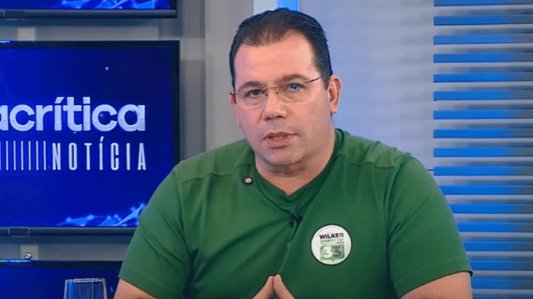 Wilker Barreto em entrevista à TV A Crítica; ele é candidato pelo Mobiliza