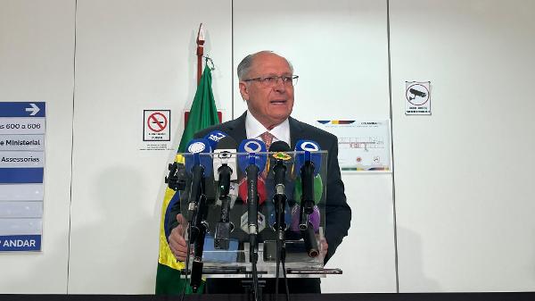 Geraldo Alckmin (PSB), vice-presidente e negociador do governo federal no caso do tarifaço; segundo Amanda Klein, negociações ocorrem nos campos técnico, empresarial e político --muitas delas nos bastidores