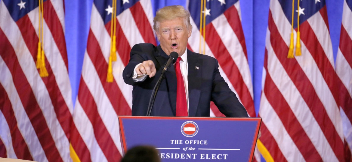 O presidente eleito dos EUA, Donald Trump, gesticula durante coletiva em Nova York - Gary Hershorn/Xinhua