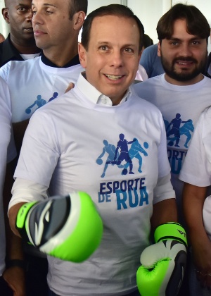 João Doria cumpre agenda na manhã deste sábado (26) em São Paulo; ele lançou o programa "Esporte na Rua", no centro - Eduardo Carmim/Estadão Conteúdo