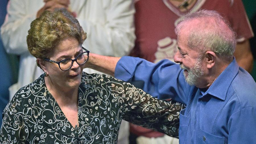 Lula e Dilma Rousseff participam de evento no Circo Voador ao lado de artistas - CARL DE SOUZA/AFP