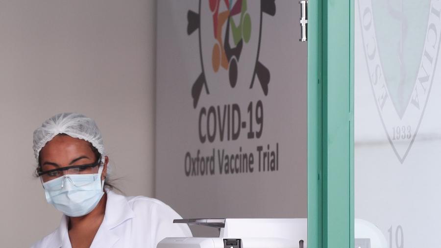 Funcionária de laboratório da Unifesp, que coordena teste com vacina de Oxford no Brasil - Amanda Perobelli